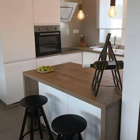 Rozi Villa Prhati