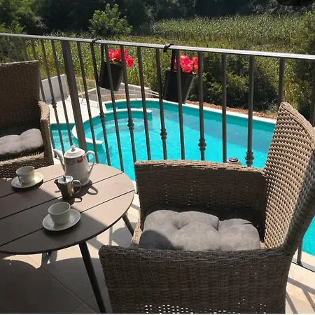 Rozi Villa